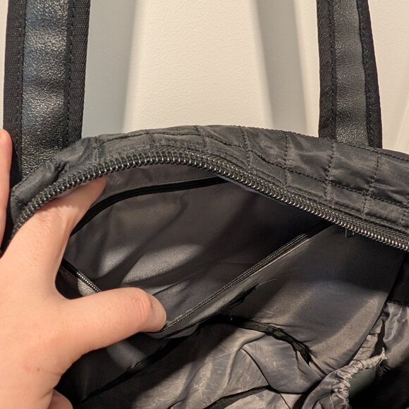 Classic Black Lug Puddle Jumper Tote Bag - Picture 6 of 12